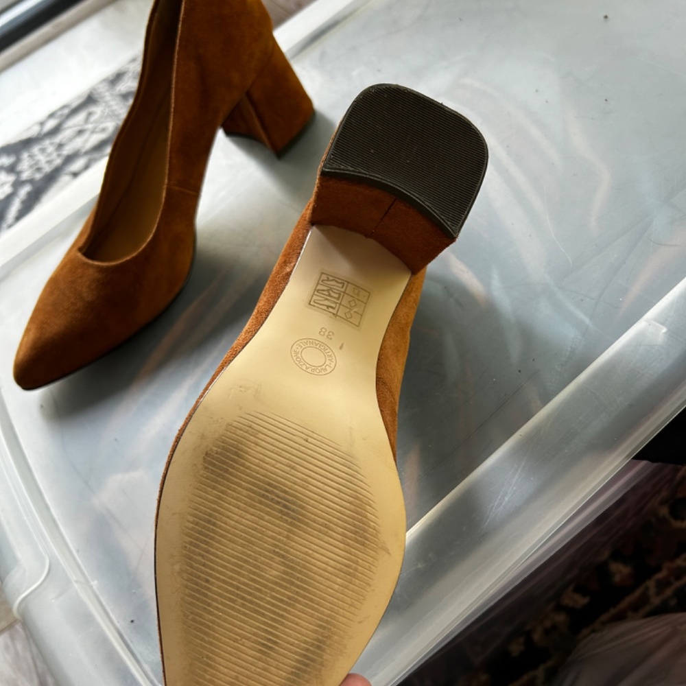 Designer shoes - Picture 3 of 3
